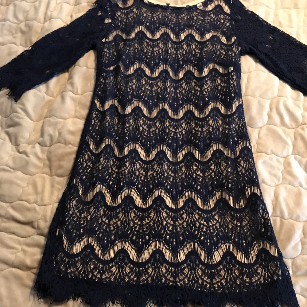 Navy lacy 3/4 sleeve short dress